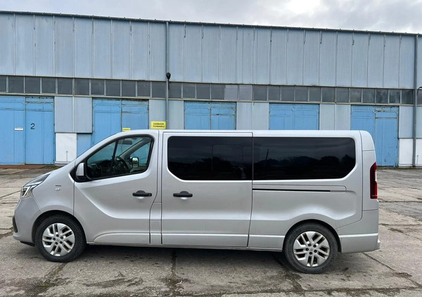 Renault Trafic cena 149000 przebieg: 99000, rok produkcji 2019 z Kielce małe 67